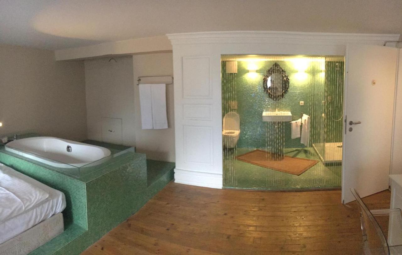 Hotel Loewen Лар Экстерьер фото